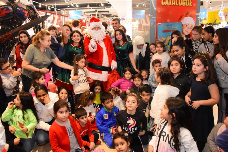 Biggest Christmas Reveal event at Toy Store-ABC Verdun